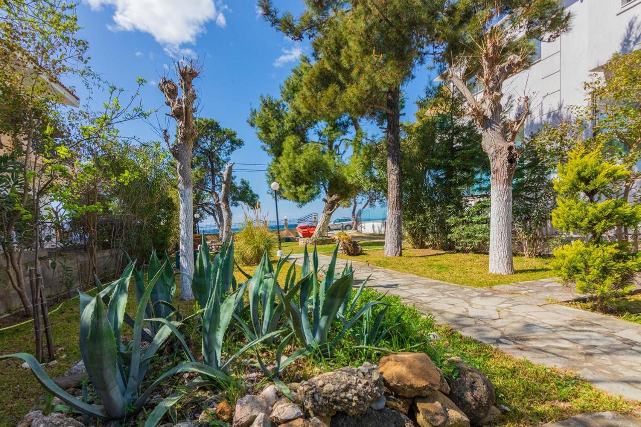 Galazia Akti Seaside Apartments Nikiti  Exterior foto